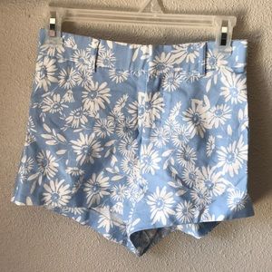 Zara blue and white floral shorts size XS